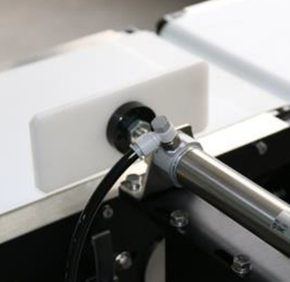 Online Check Weigher line INCW-300 5g-3600g 0.5g 80p/min For Weight Check With LED Touch Screen for food